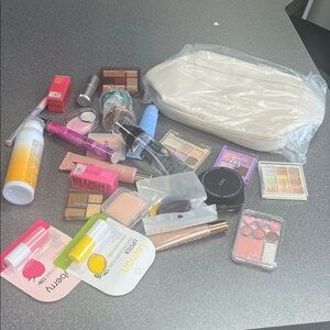 Assorted Makeup Set with Cream bag price firm no bundling